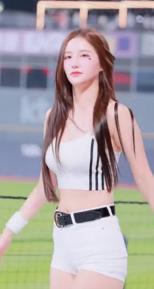 김해리가 갑자기 넘어지는 순간 Kim Haeri 김해리