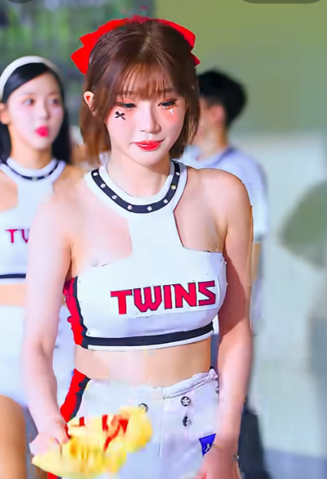 이주은은 다리에 부상을 입었고 목소리가 감기 걸린 것처럼 들려요