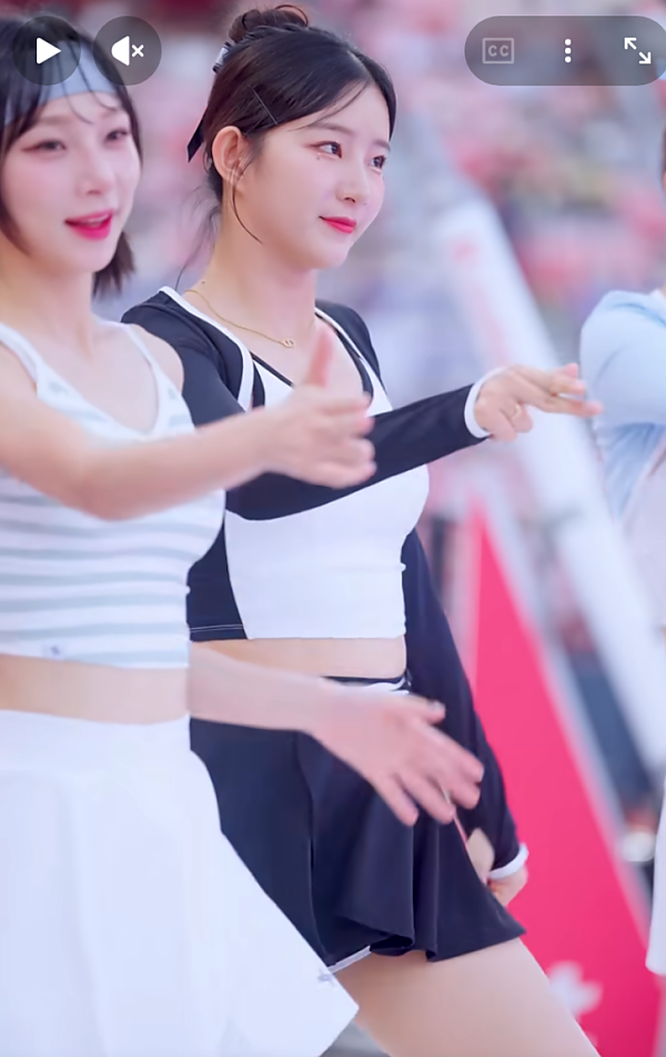 따봉희정 엔딩 피리춤 아웃송 김진아 치어리더