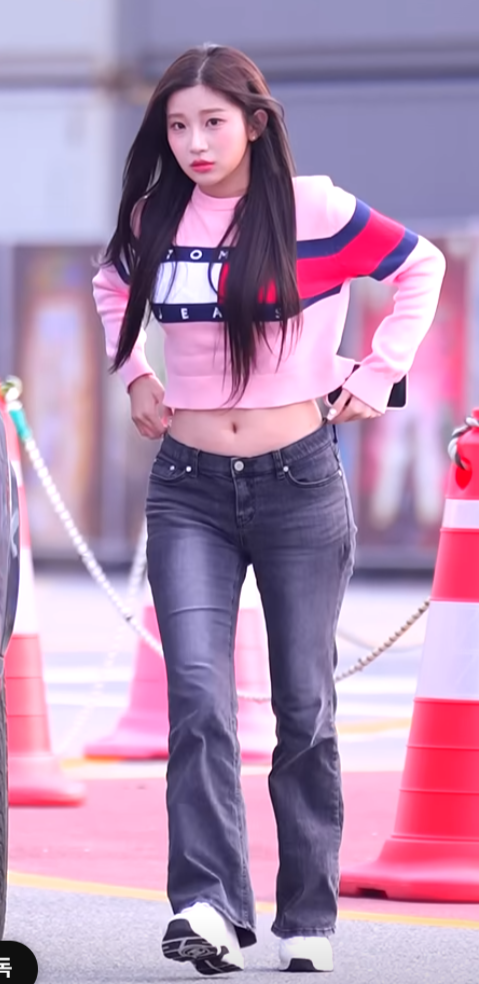 오랜만에 출근 어색어색 이주은