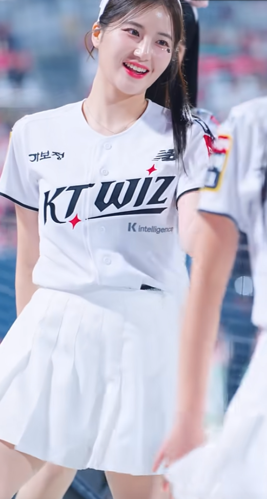 머리 찰랑 못참지 피리춤 아웃송 김해리 치어리더