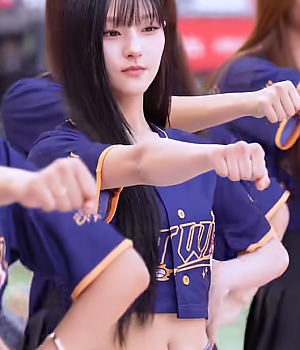 kt위즈 시구 kiss of life 하늘 hold up 아웃송 직캠