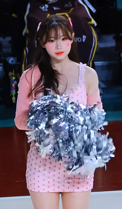 폼 미친 나연의 감독님 소개 직캠