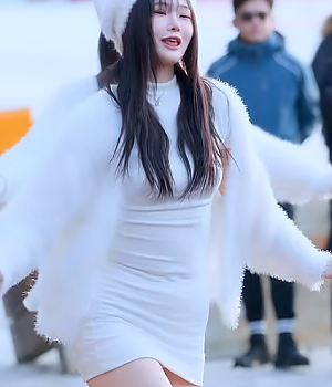 하얗게 남은 그리움, 설원 위에서 더 선명해진 김유림 치어리더의 춤