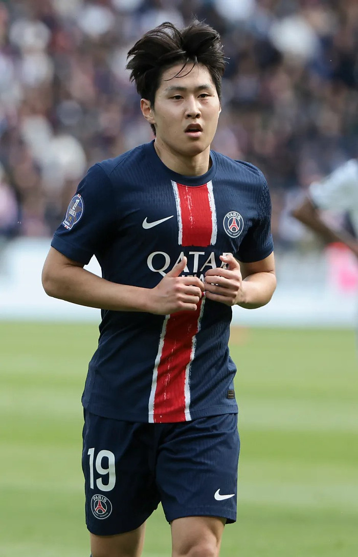 아스날은 PSG 이강인한테 관심있음