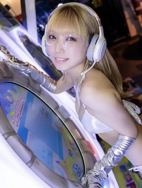 시모츠키 메아 사진집 「레이디 플레이어 MEA」 Set.02