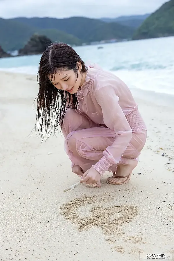 메이 이츠카이치 五日市芽依, 그래피스 스페셜 그라비어 「바캉스」 Vol.07